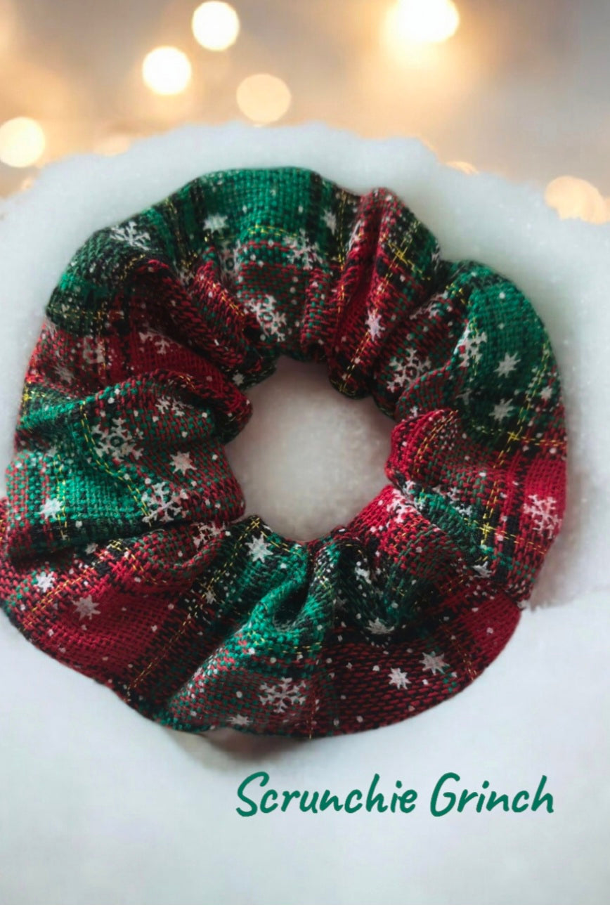 Scrunchie Grinch