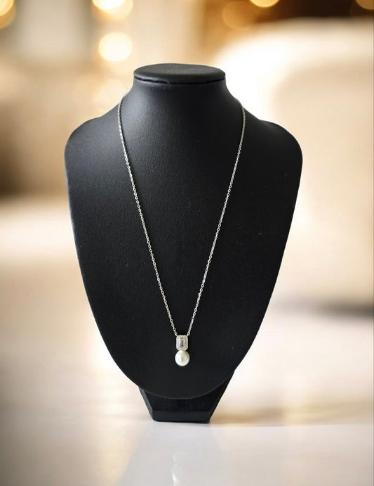 Pearl Pendant Necklace